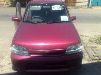 2002 Nissan Cube Photos
