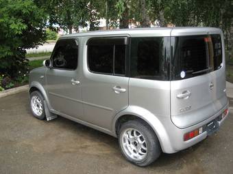 2002 Nissan Cube Photos