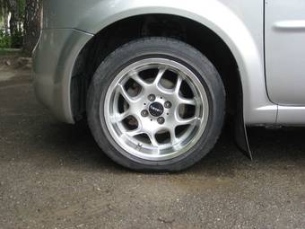 2002 Nissan Cube Photos