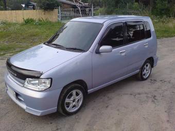 2002 Nissan Cube Photos