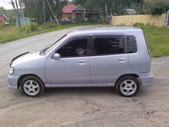 2002 Nissan Cube Wallpapers