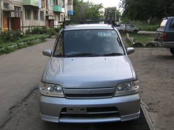 2002 Nissan Cube Photos