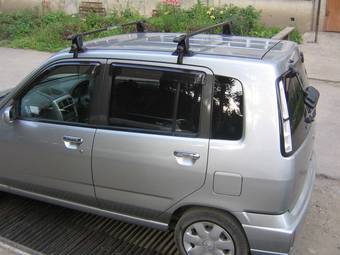 2002 Nissan Cube Photos