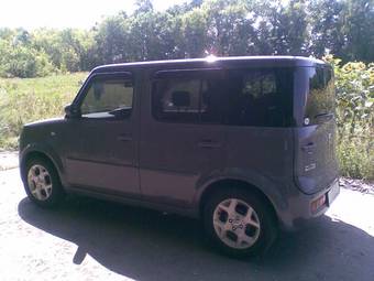 2002 Nissan Cube Photos