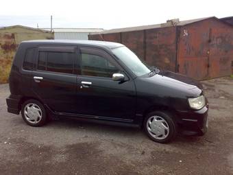2002 Nissan Cube Photos