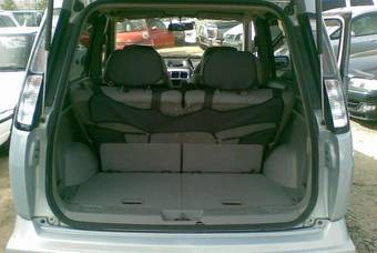 2002 Nissan Cube Pictures