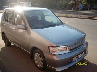 2002 Nissan Cube Pictures