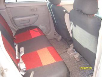 2002 Nissan Cube Pictures
