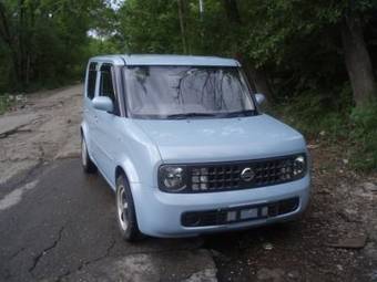 2002 Nissan Cube Photos