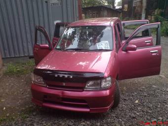 2002 Nissan Cube Photos