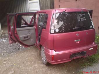 2002 Nissan Cube Photos