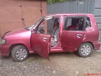 2002 Nissan Cube Photos