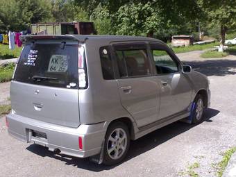 2002 Nissan Cube Pictures