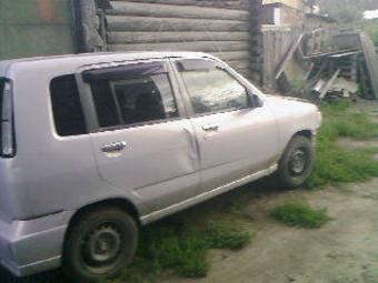 2002 Nissan Cube Pics