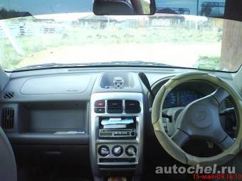 2002 Nissan Cube Photos