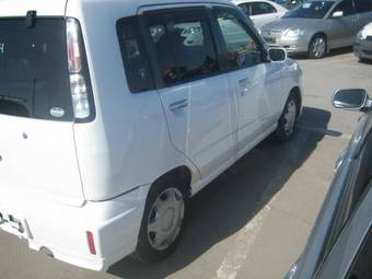 2002 Nissan Cube Pictures