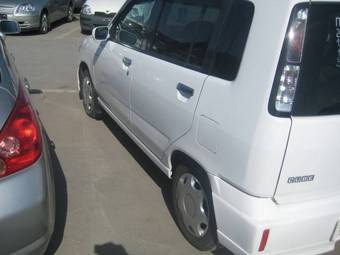 2002 Nissan Cube Photos