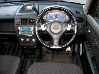 2002 Nissan Cube Pics