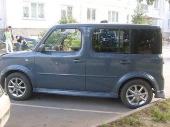 2002 Nissan Cube Photos