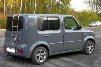 2002 Nissan Cube Photos