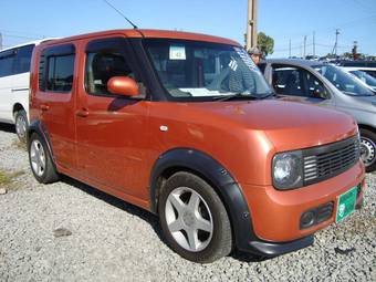 2002 Nissan Cube Photos