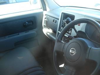 2002 Nissan Cube Photos