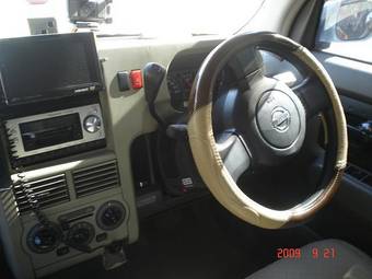 2002 Nissan Cube Photos