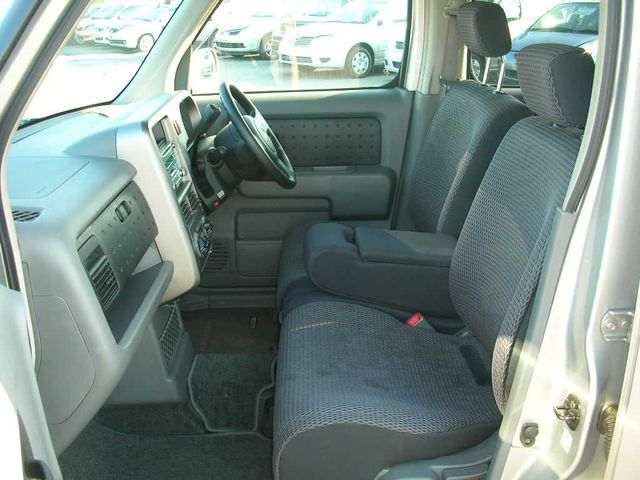 2003 Nissan Cube