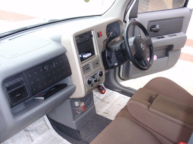 2003 Nissan Cube