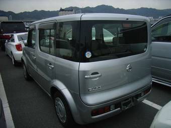 2003 Nissan Cube Photos