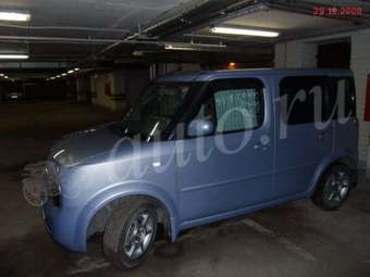 2003 Nissan Cube Photos