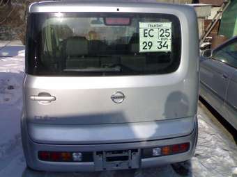 2003 Nissan Cube Photos