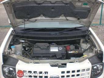 2003 Nissan Cube Photos