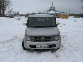 2003 Nissan Cube Photos