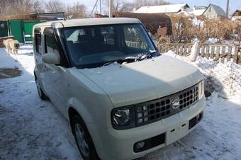 2003 Nissan Cube Photos