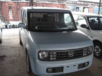 2003 Nissan Cube Photos