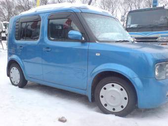 2003 Nissan Cube Photos