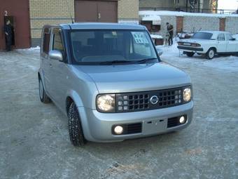 2003 Nissan Cube Photos