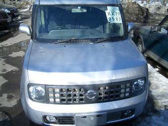 2003 Nissan Cube Photos