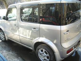 2003 Nissan Cube Photos