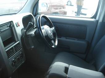 2003 Nissan Cube Photos
