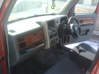 2003 Nissan Cube Pics
