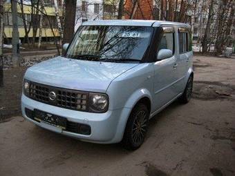 2003 Nissan Cube Photos