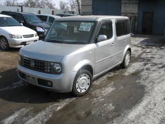 2003 Nissan Cube Photos