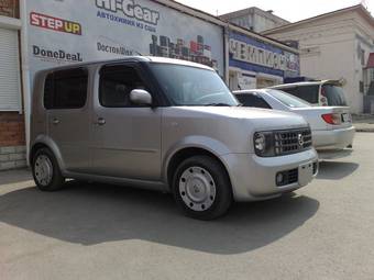 2003 Nissan Cube Photos