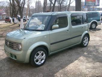 2003 Nissan Cube Photos