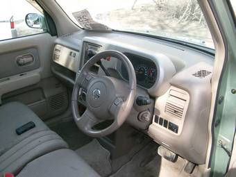 2003 Nissan Cube Photos