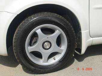 2003 Nissan Cube Pictures