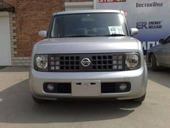 2003 Nissan Cube Photos