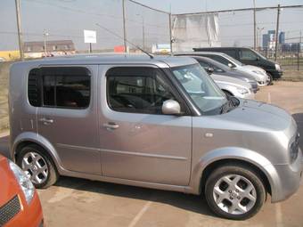 2003 Nissan Cube Photos